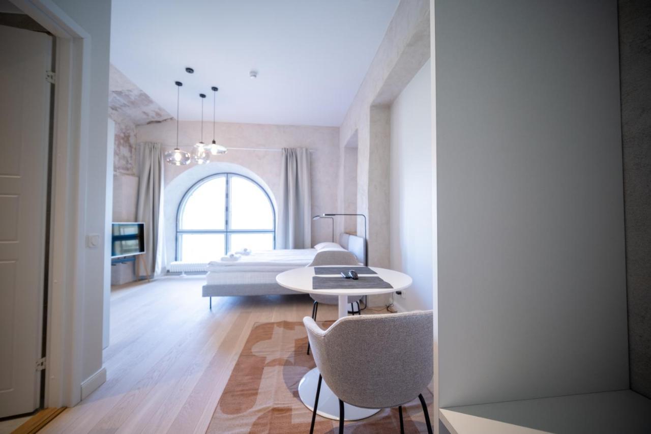 Baltic Accommodation - Urban Studio Apartment Tallinn Bagian luar foto
